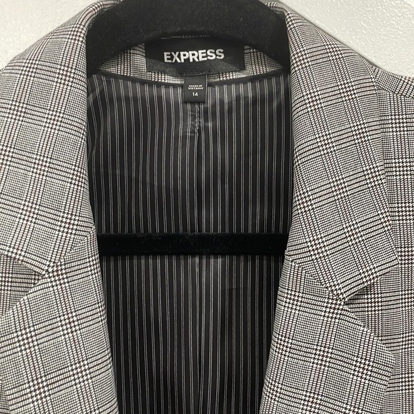 Express Stretch Plaid Gray Blazer - Picture 2 of 5